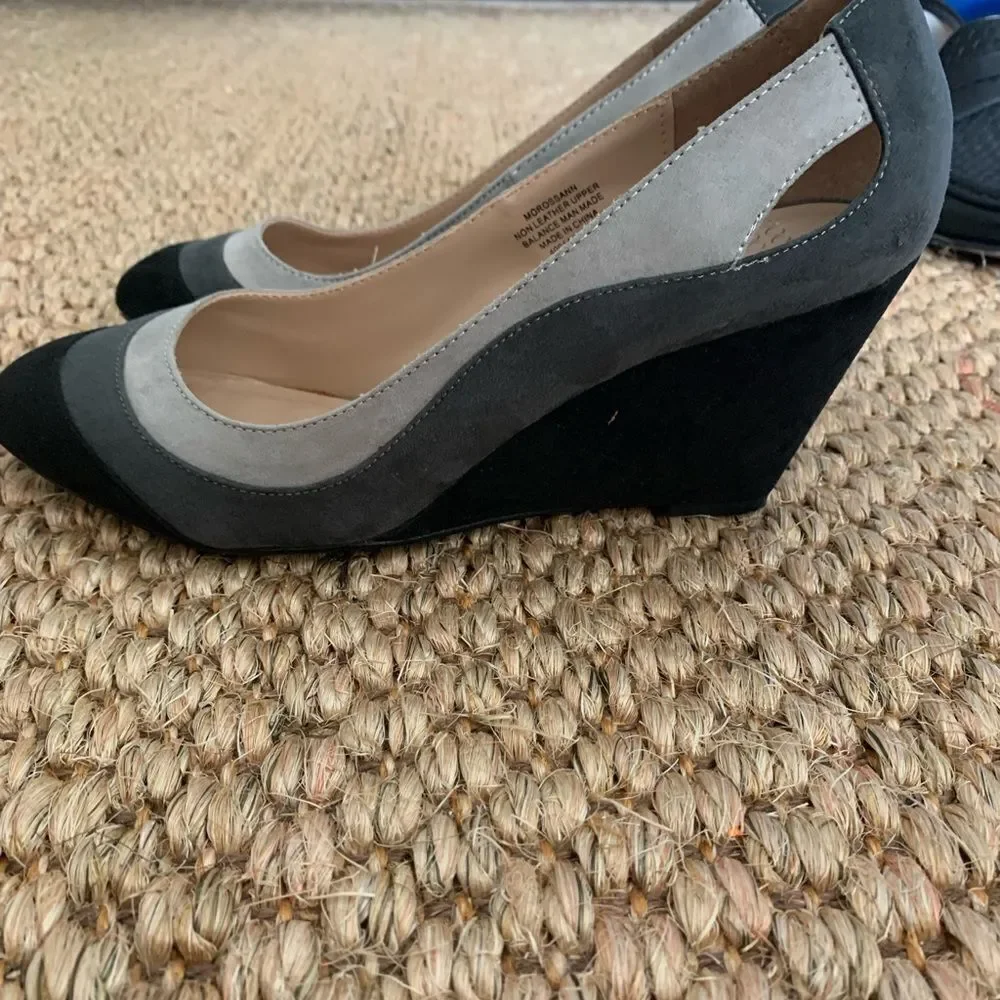 Mootsies Tootsies Morossann Suede Wedges 9W